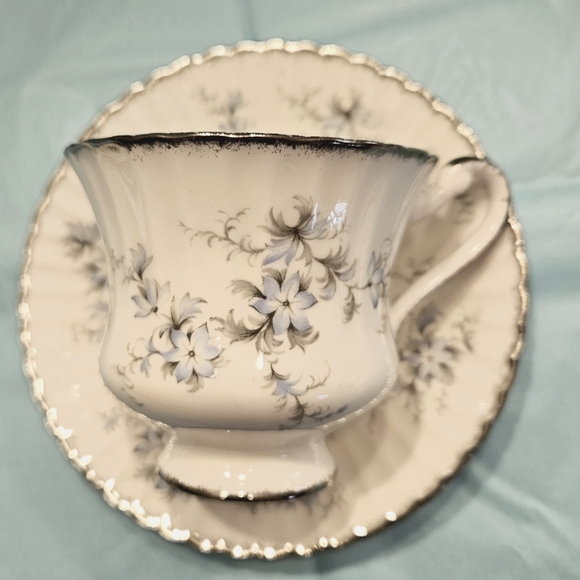 Vintage Paragon "Bride's Choice" pattern  cup and saucer. - Picture 4 of 8